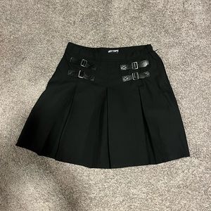 hot topic skirt. size- sm/small